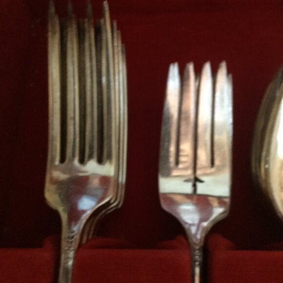 Vintage Community Plate silverware  set from the 1950 59 pieces plus the chest - Picture 5 of 11